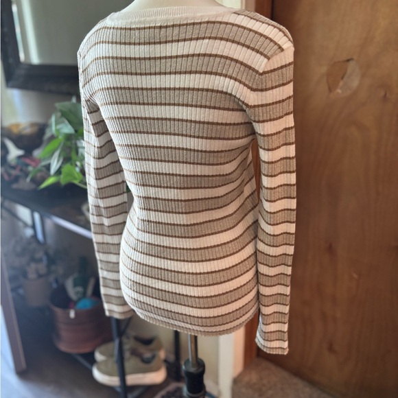 Nine west, striped sweater. - Picture 7 of 12